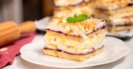 Nasz przepis dnia na kultową Pychotkę. To warstwowe ciasto udaje się za każdym razem