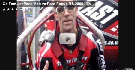 Odrzutowy plecak vs Ford Focus RS