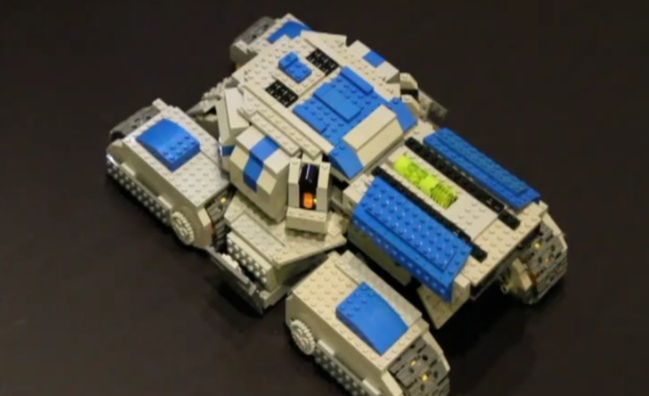 Niesamowity działający Siege Tank z klocków LEGO [wideo]