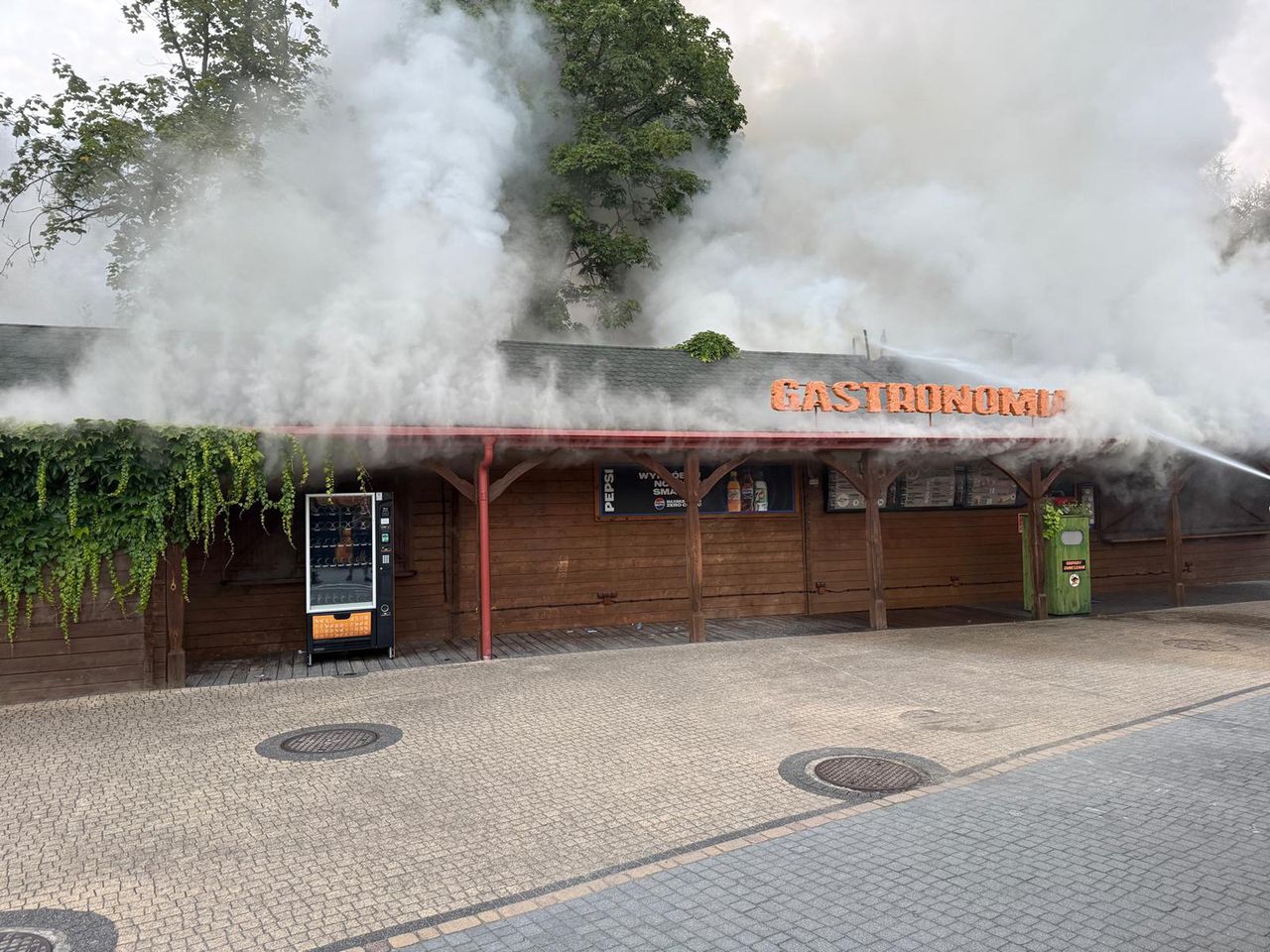 Pożar w parku rozrywki w Bałtowie. Jest oficjalne oświadczenie