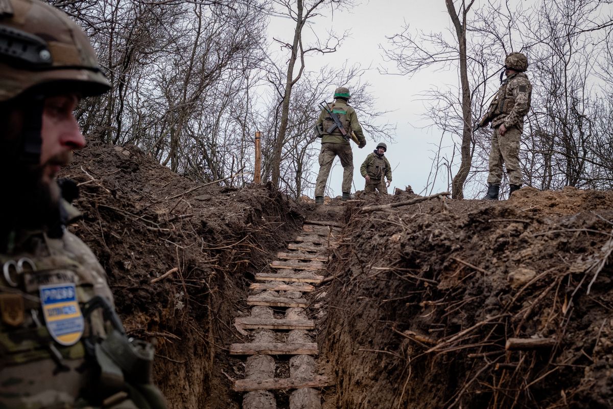 Ukraińscy żołnierze w na froncie w pobliżu Chersonia/ Zdjęcie ilustracyjne