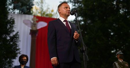 Andrzej Duda zawetuje "lex TVN"? Kąśliwy komentarz Aleksandra Kwaśniewskiego