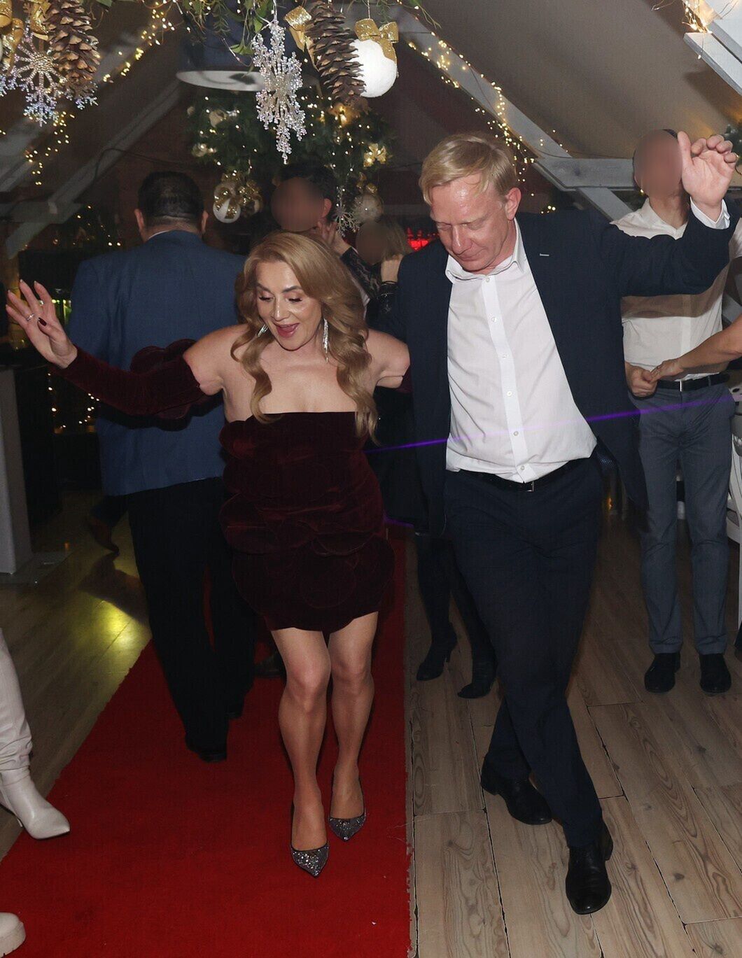 Odmieniona Danuta Martyniuk szaleje na urodzinach koleżanki