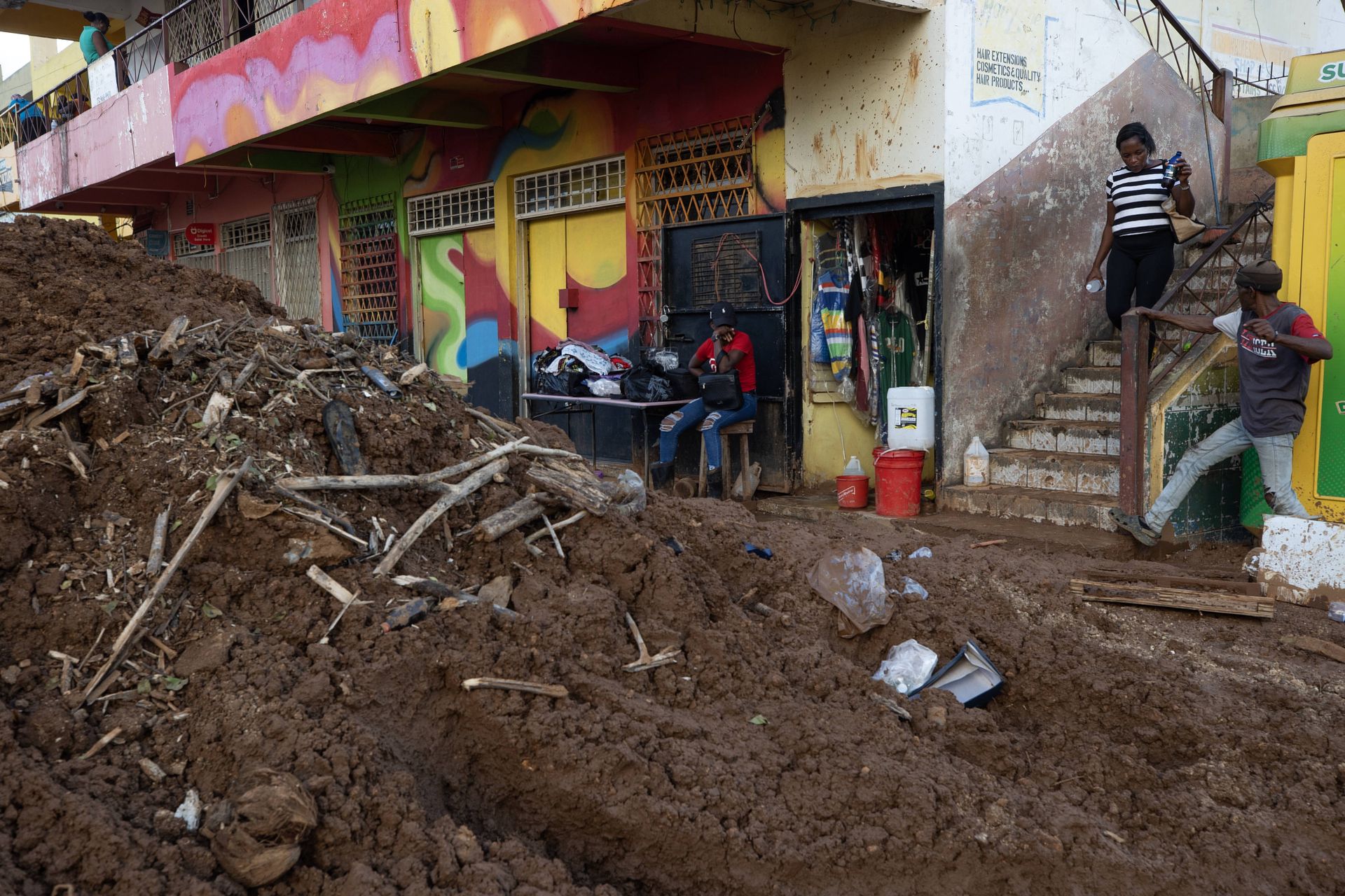 wiadomości,aktualności,WP Wiadomości Jamajka po huraganie Melissa. Miasto Black River walczy o przetrwanie