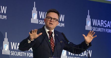 PSL sfinansuje kampanię Hołowni? Polacy podzieleni