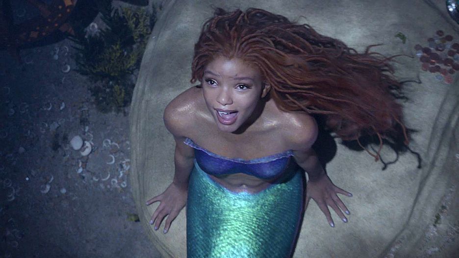 Halle Bailey jako tytułowa "Mała Syrenka" w filmie Roba Marshalla