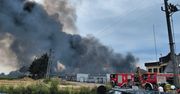 Charnów: Potężny pożar fabryki aerozoli. Ewakuowano mieszkańców