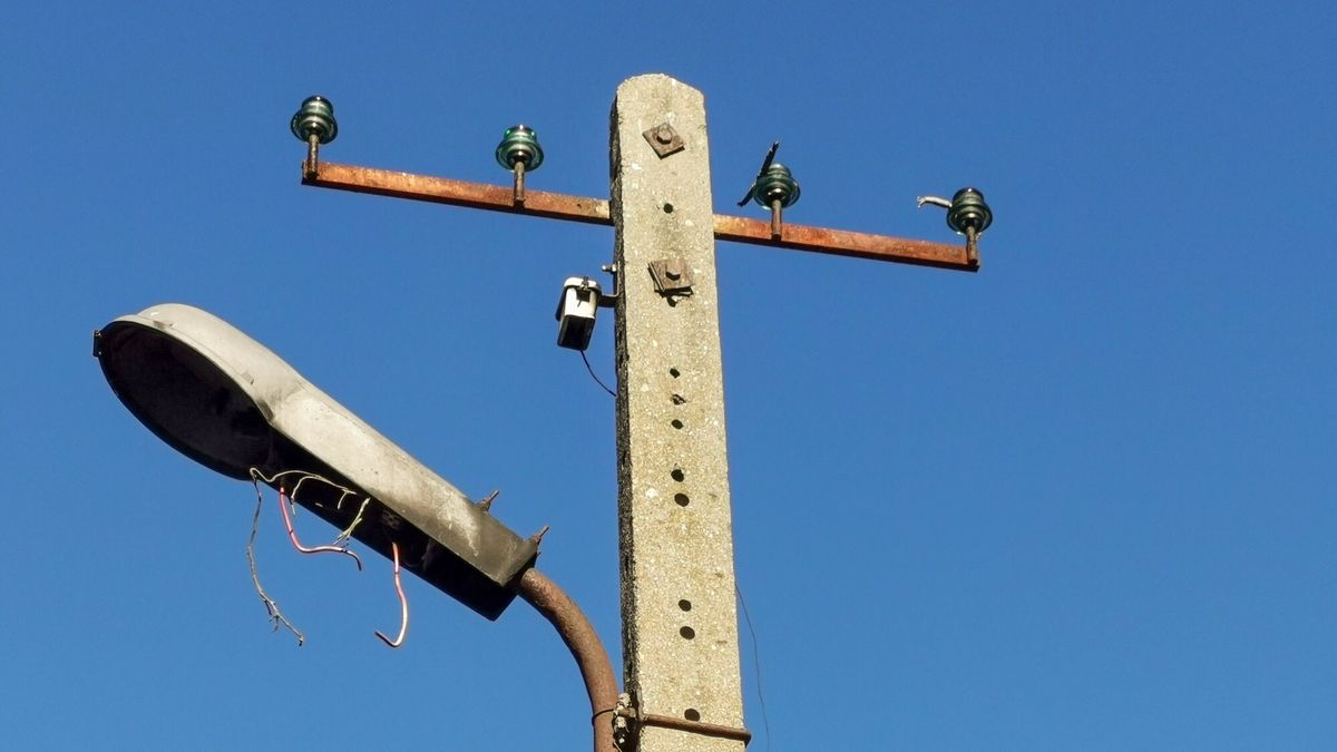 Ważny wyrok ws. słupów energetycznych na działce