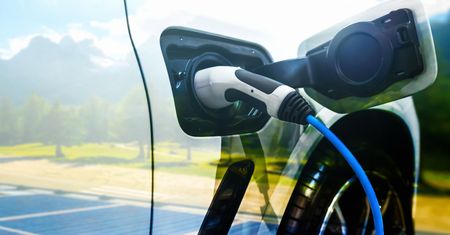 Polenergia wrzuca zielony prąd na polskie drogi. Jak zmieni sieć stacji ładowania samochodów elektrycznych?