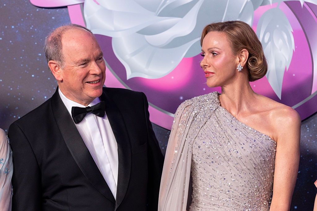 Księżna Charlene i książę Albert na balu