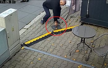 Ponad 240 tys. wyświetleń. Kuriozalna kradzież pod piekarnią