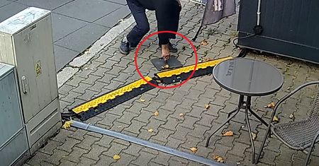 Ponad 240 tys. wyświetleń. Kuriozalna kradzież pod piekarnią