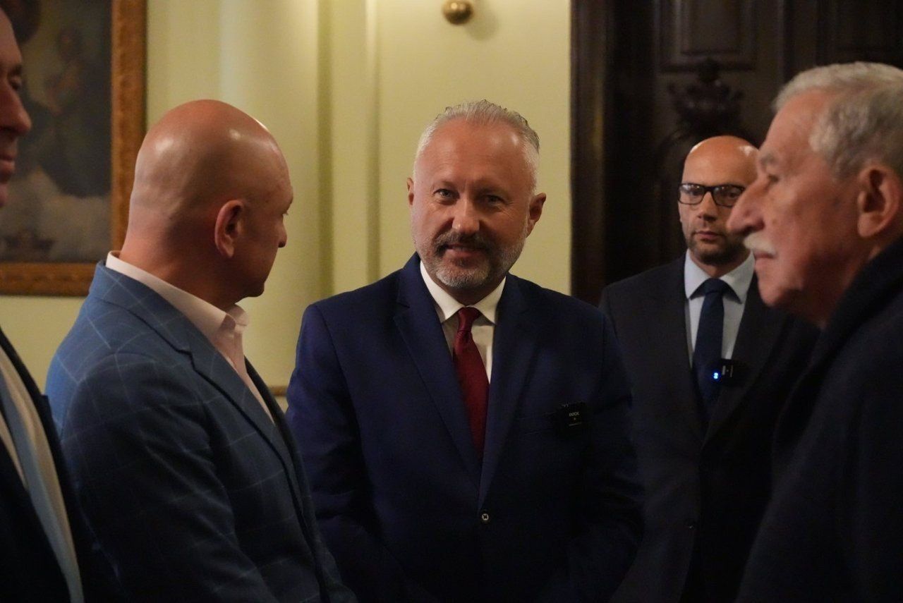 Nowy Sącz: Handzel i Bochenek z decyzją sądu wracają do urzędu