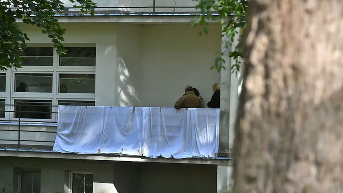 Zwłoki na balkonie AWF