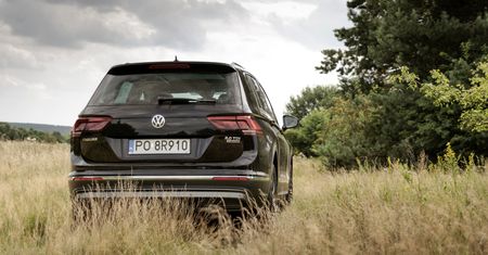 Volkswagen Tiguan 2.0 TDI DSG Offroad 4Motion (2016) - zdjęcia, wnętrze, bagażnik