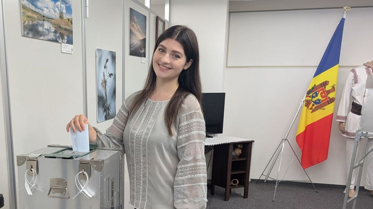 Wybory w Mołdawii. Pierwszą wyborczynią była studentka z Japonii