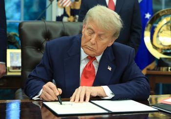 Trump się nie zatrzymuje. Wysłał pisma ws. ceł do kolejnych sześciu krajów