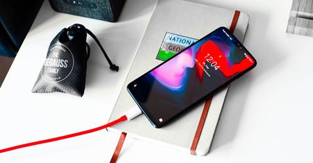 Szybkie ładowanie Twojego telefonu - oto polecane technologie