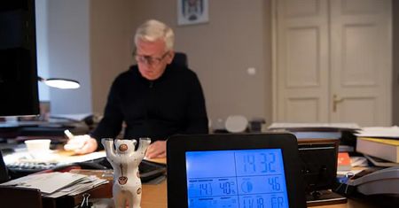 Prezydent Poznania oszczędza na cieple. Powiadomili inspekcję pracy