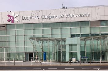 Zatrzymanie na Lotnisku Chopina. 44-latek poszukiwany czerwoną notą Interpolu