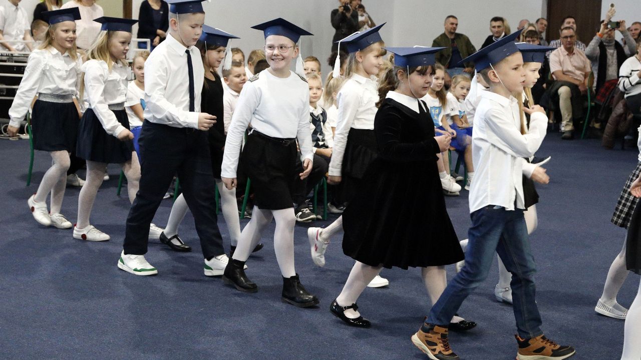 To już naprawdę koniec wakacji! Nowy rok szkolny 2025/2026: terminy ferii, przerw i egzaminów. Uczniowie wracają do szkół 1 września