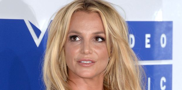 Britney Spears na NOWYCH zdjęciach. Po hotelowym dramacie uciekła do... kurortu (ZDJĘCIA)