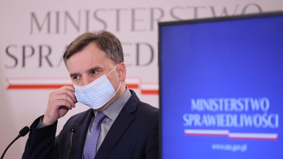 Sondaż. Polacy o sądownictwie. Ziobro nie będzie zadowolony 