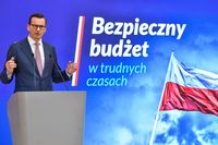 Warszawa, 24.08.2023. Premier Mateusz Morawiecki podczas wypowiedzi dla mediów po zakończonym posiedzeniu Rady Ministrów, 24 bm. w siedzibie KPRM w Warszawie. Rząd przyjął projekt ustawy budżetowej na 2024 r. (jm) PAP/Radek Pietruszka