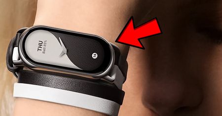 Xiaomi Smart Band 8 oficjalnie. Nową opaskę przyczepisz do buta i zagrasz na niej w gry