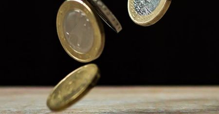 Fałszywa inwestycja zakończona stratą ponad 394 000 złotych