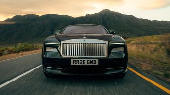 Rolls-Royce przeprowadził lifting Spectre, ale o tym dowiesz się z danych technicznych