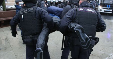 Opisała strach Rosjan. "Rozmawialiśmy kodem"