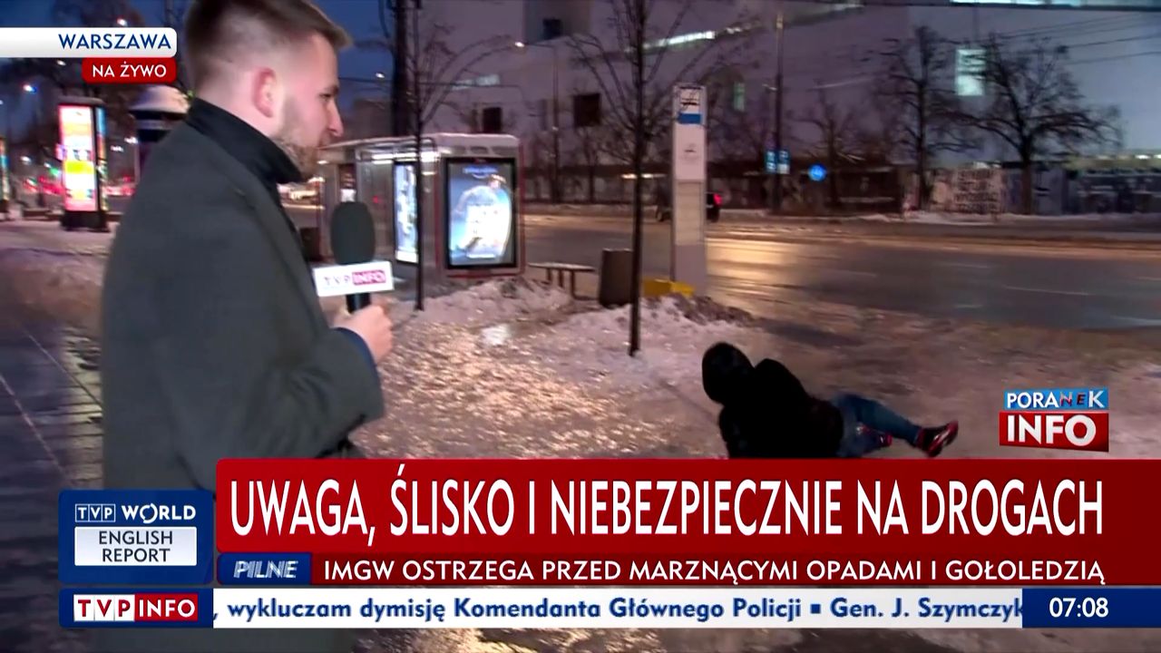 TVP Info udało się nagrać upadek na chodniku