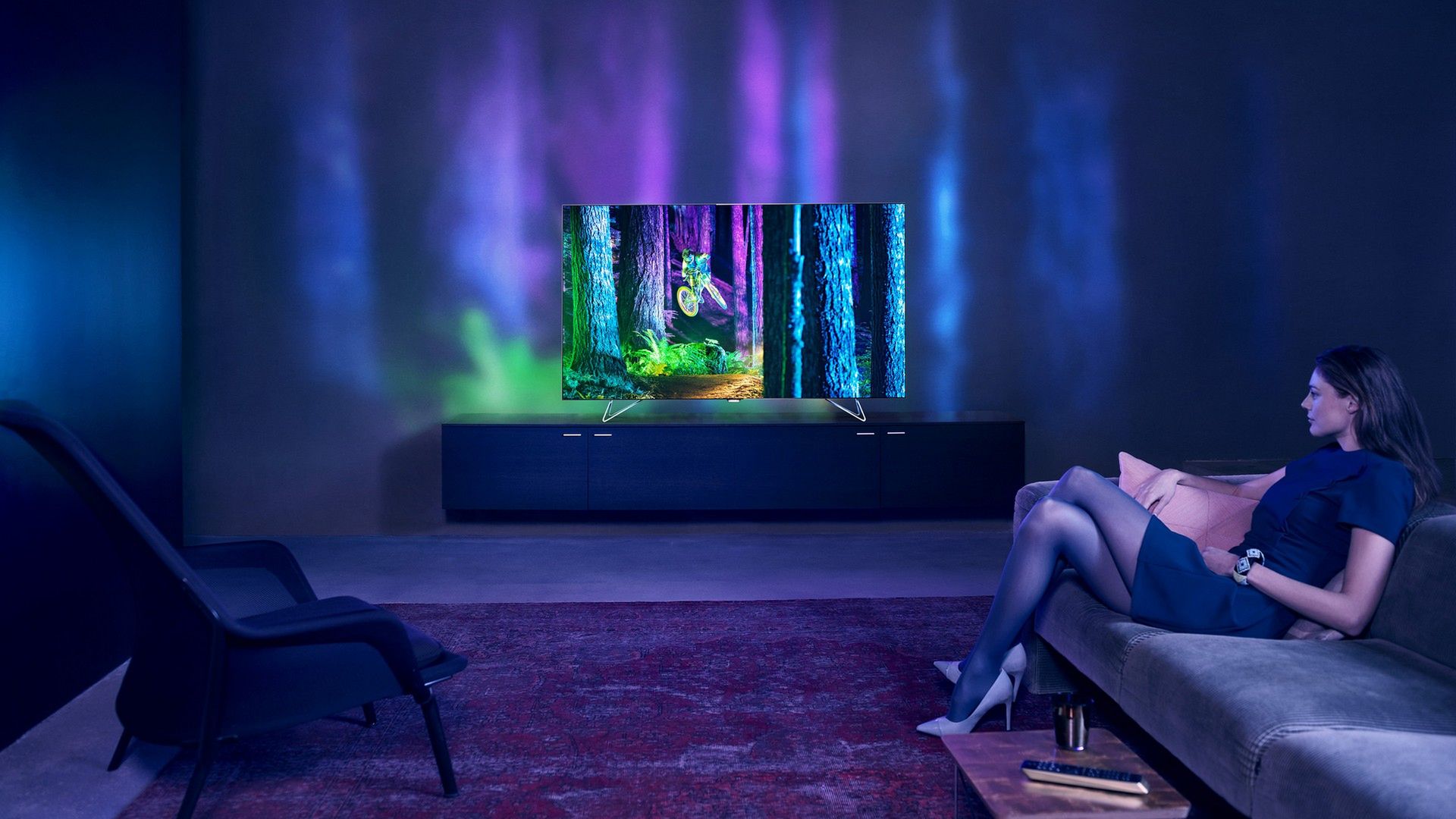 5 superdrogich telewizorów: wielkie ekrany, OLED, UHD, Quantum Dot i AmbiLux 12
