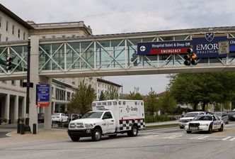 Wirus Ebola. Zarażony lekarz jest już w amerykańskim szpitalu