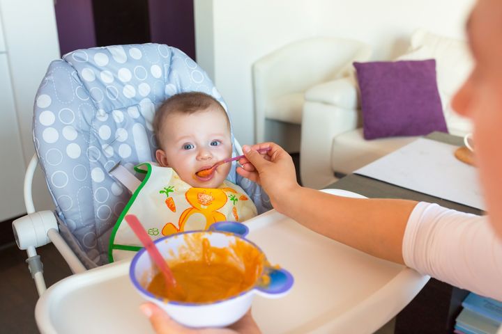 Rozszerzenie diety niemowlaka, czyli co możemy podać dziecku po 4. miesiącu życia