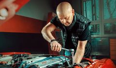 Kierowca rajdowy i mechanik nowym ambasadorem Orlen Oil