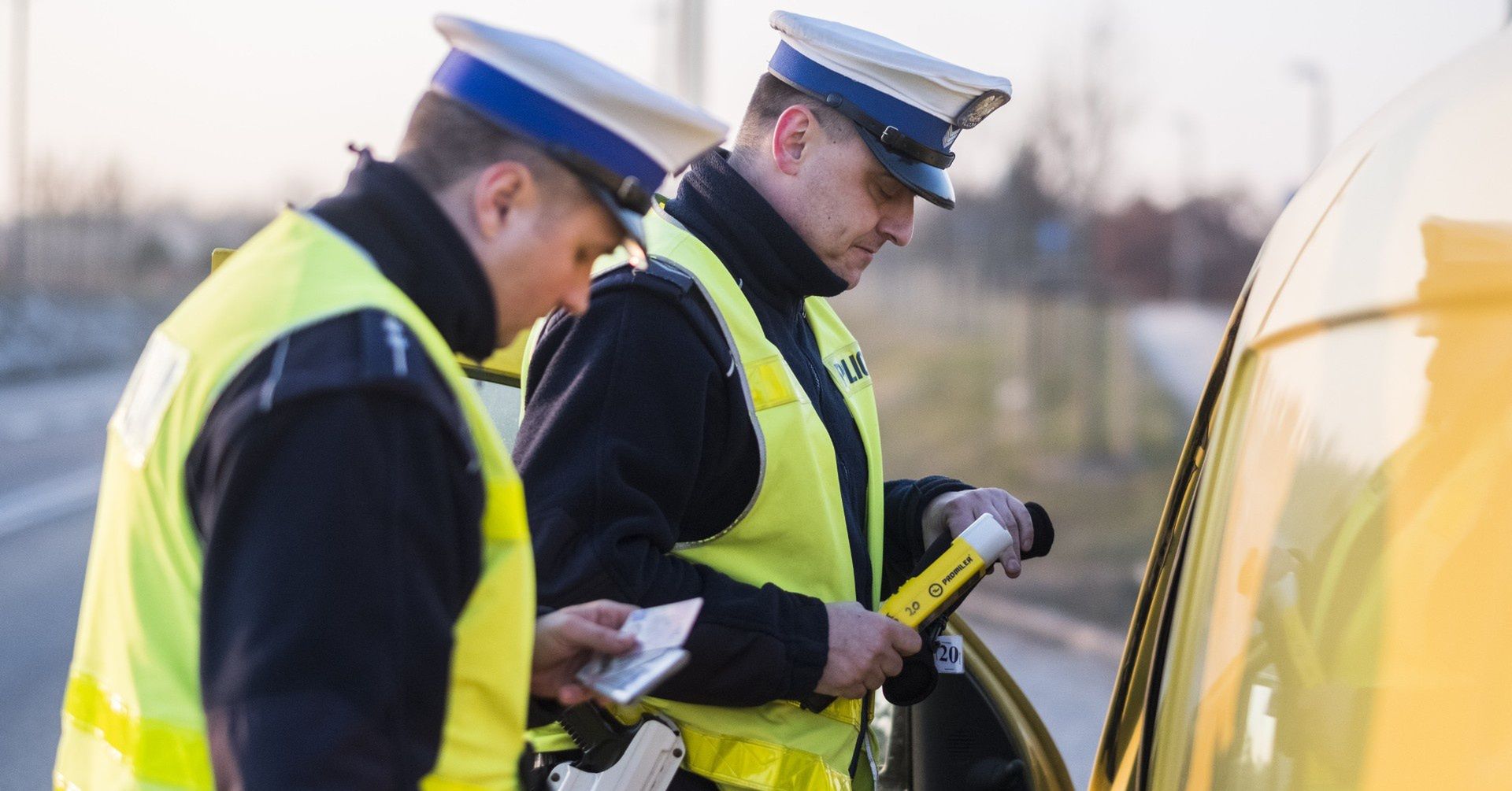 Stu nietrzeźwych kierowców zatrzymano w weekend w Śląskiem