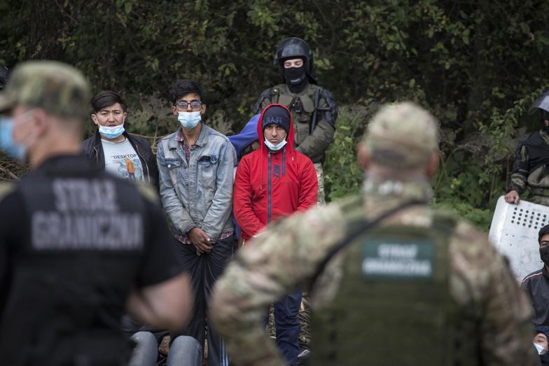 Niemiecki dziennik ujawnia: tyle płacą migranci. Biznes idzie świetnie