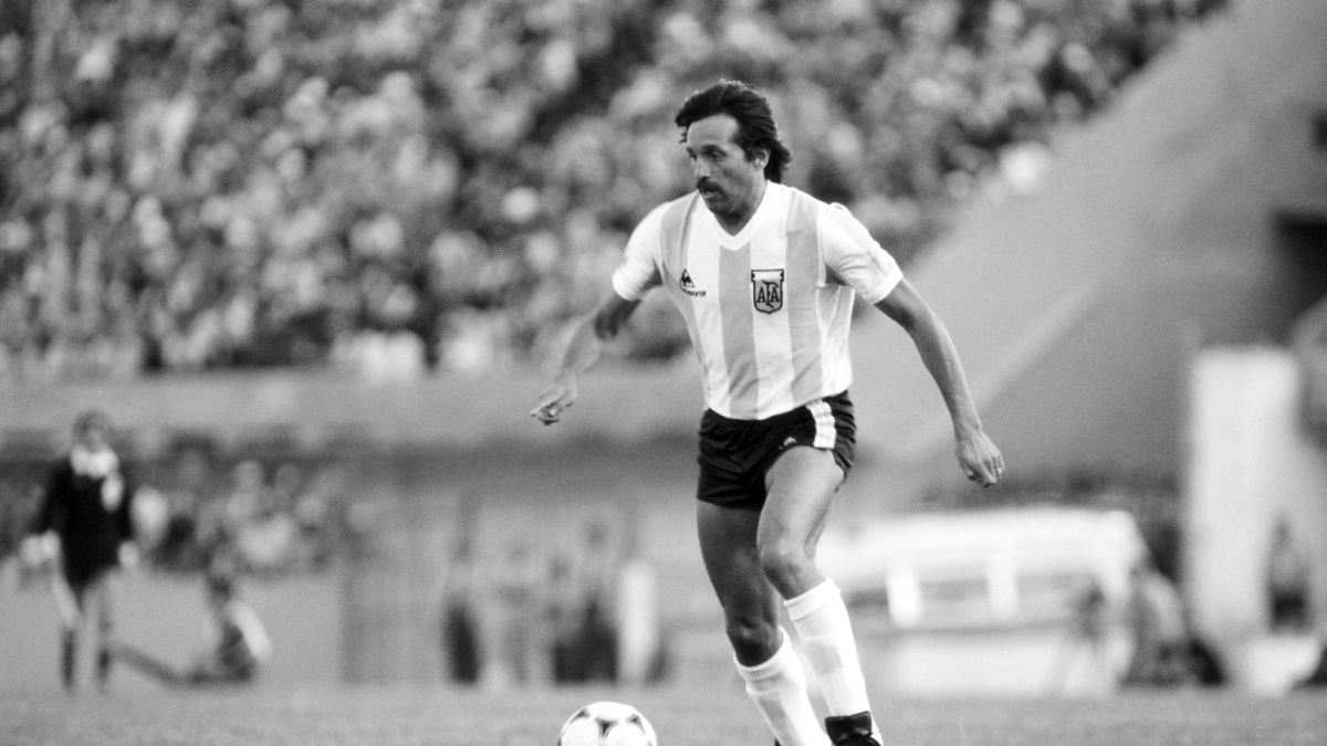 Getty Images / Duncan Raban/Allsport / Na zdjęciu: Leopoldo Luque w meczu reprezentacji Argentyny
