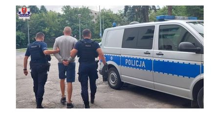 Policjanci, będąc po służbie, zatrzymali 25-latka podejrzanego o podpalenie Audi [ZDJĘCIA]