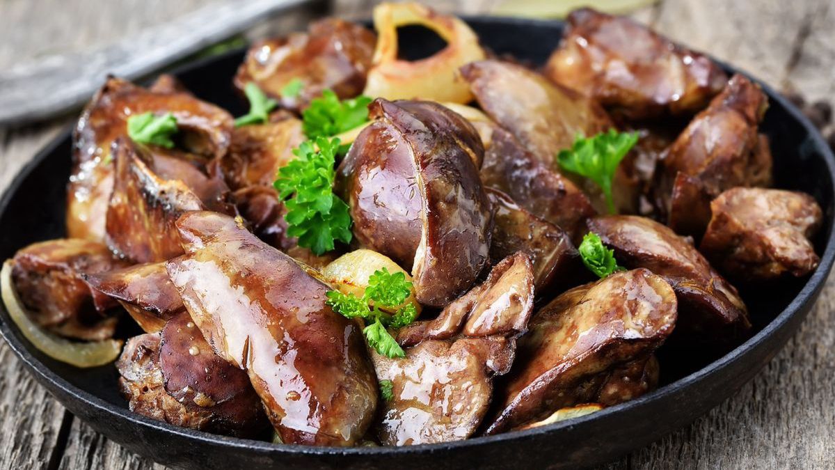 Wątróbka z piekarnika jest krucha na zewnątrz i miękka w środku