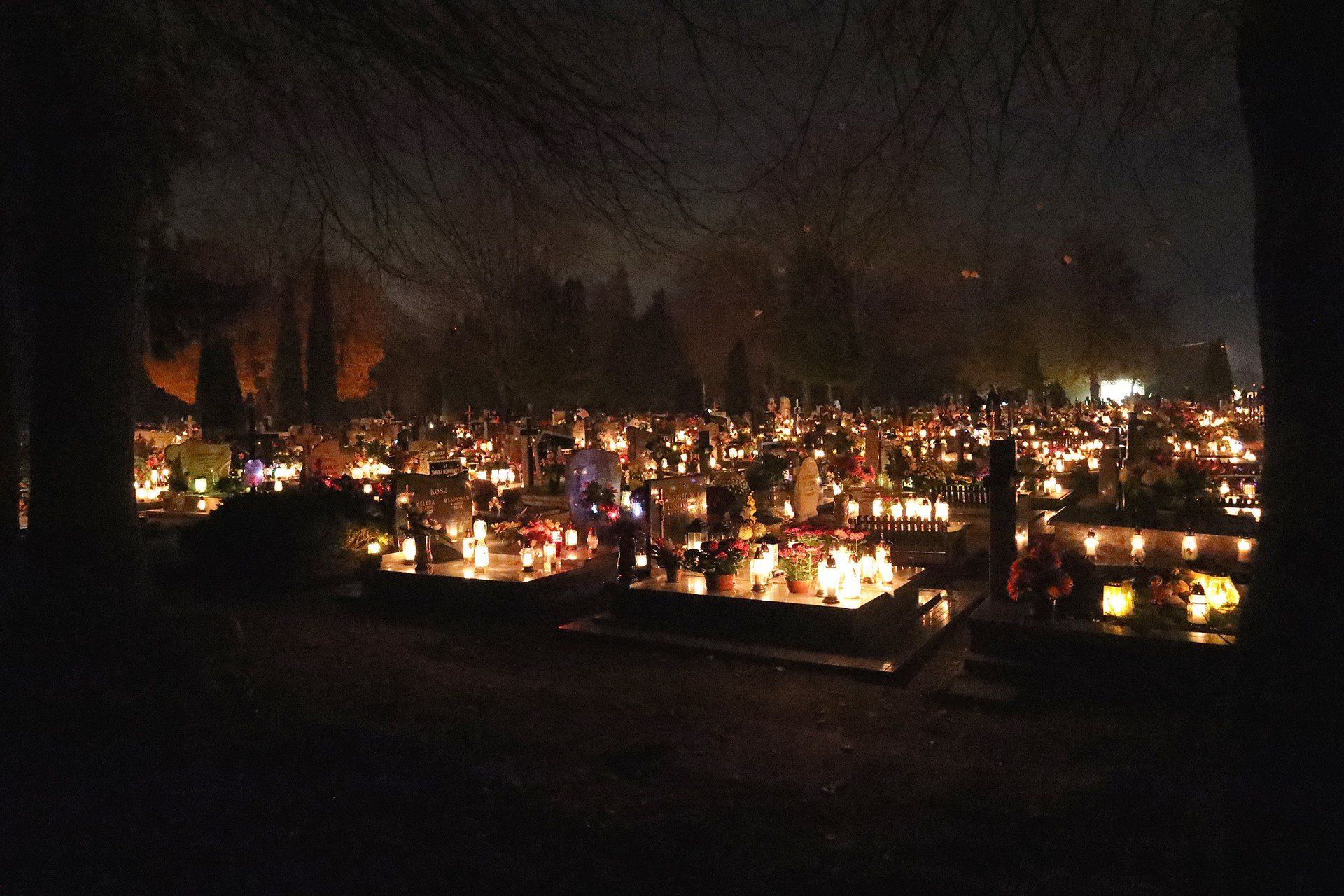 Spacer po cmentarzach w Śremie