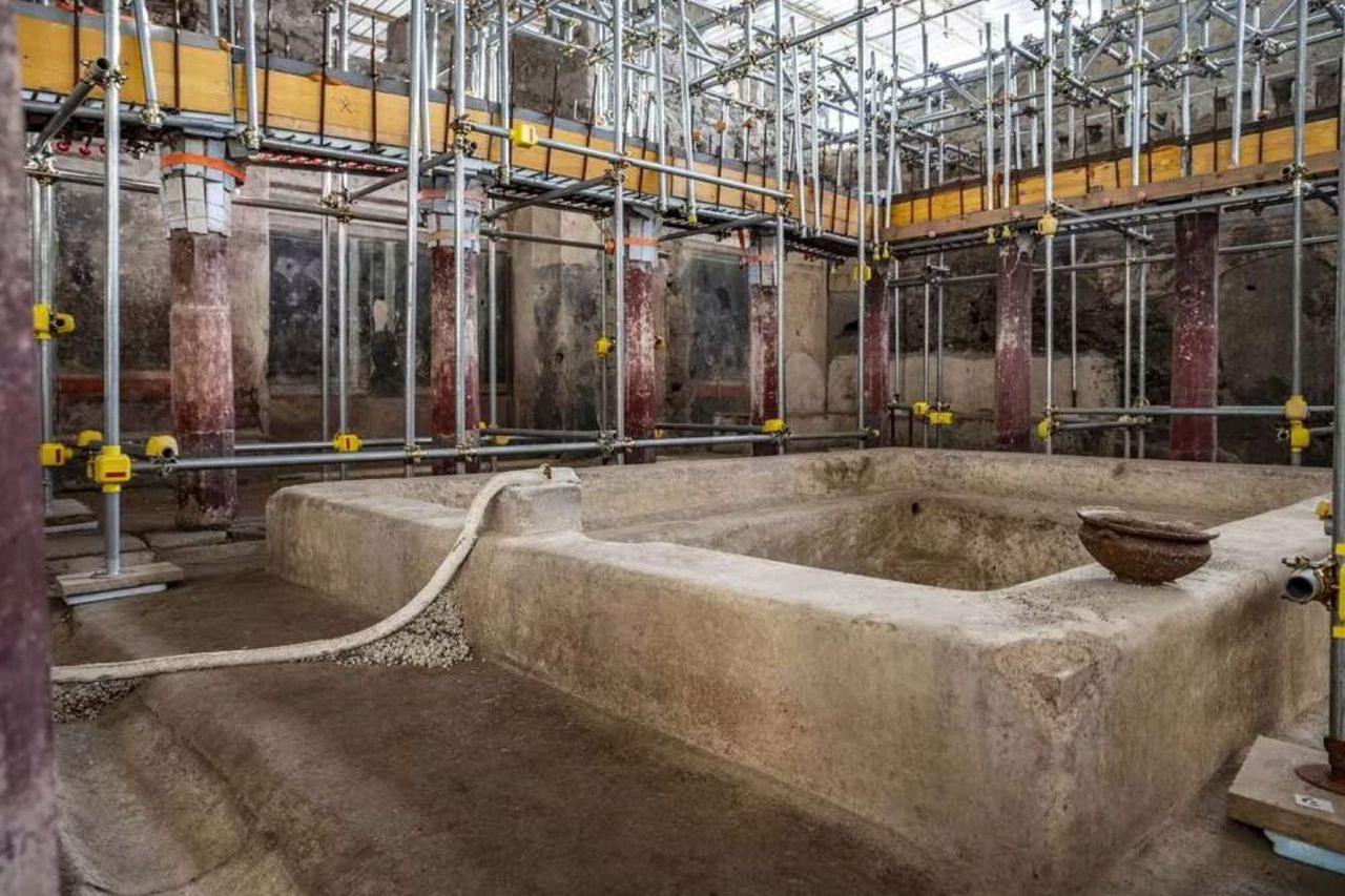 Pompeii revelation: Grand thermal complex unearthed with banquet hall