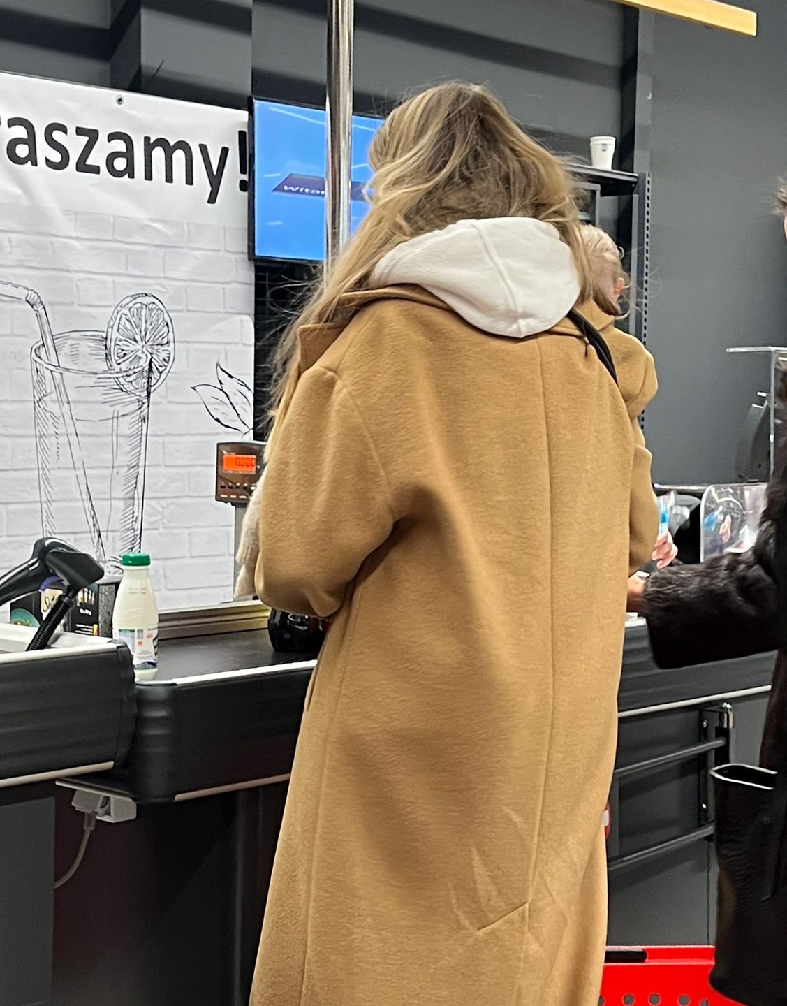 Naturalna Hanna Lis "przyłapana" na zakupach