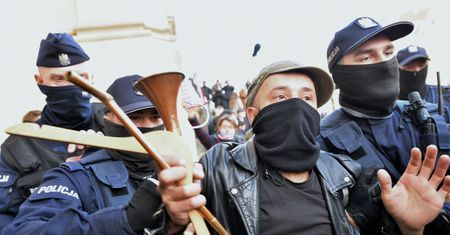 Strajk kobiet. Szef MSWiA zapowiada "zdecydowane działania policji"