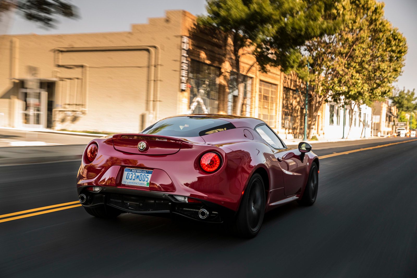Alfa Romeo 4C w wersji na rynek amerykański w obszernej galerii zdjęć 2