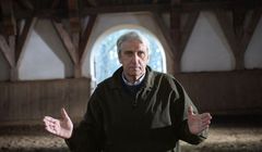 "Sensacje XX Wieku" usunięte z TVP Historia. Bogusław Wołoszański kandydatem KO do Sejmu