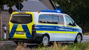 BMW wjechało w szkolny kontener. Kierował pijany Polak