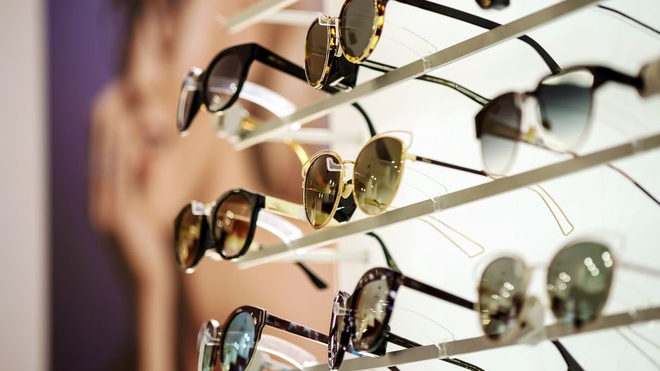 okulary przeciwsłoneczne sunglasses in the shop
sunglasses in the shop
sunglasses, shop, sale, sun, accessory, fashion, black, summer, modern, glass, beauty, light